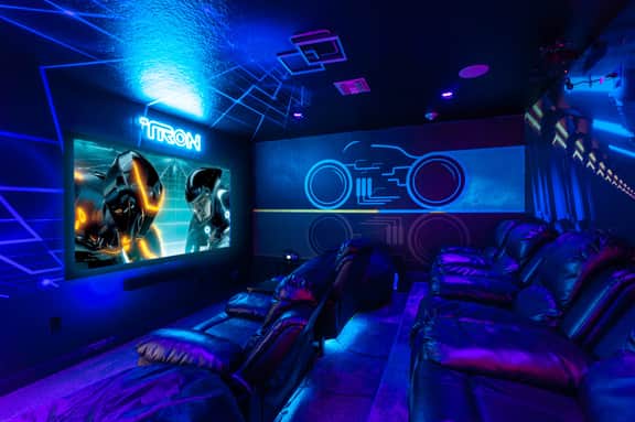 7675 Fairfax Dr